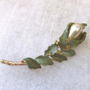 Unique Vintage Gold Tone, Faux Pearl Surrounded by Green Leaves and Soft Green Rhinestones Brooch Pin