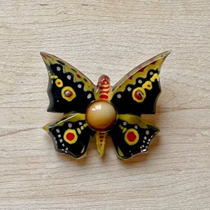Vintage Clear Resin Colorful Butterfly Brooch, Hand Painted Butterfly Brooch, Vintage Gift Ideas, Butterfly Lapel Pin, Butterfly Jewelry