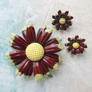 Vintage Chocolate Brown and Sunny Yellow Enamel Flower Brooch and Clip-On Earring Demi Parure Set, Vintage Pin-Up Brooch Earring Set