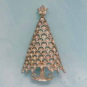 MYLU クリスマスツリーブローチ、金メッキ、ブックピース、1960