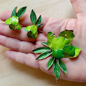 Vintage Green Ombre Enamel Flower Brooch and Clip-On Earring Set, Unique Green Flower Brooch Earring Demi Parure Set, Vintage Gift Ideas