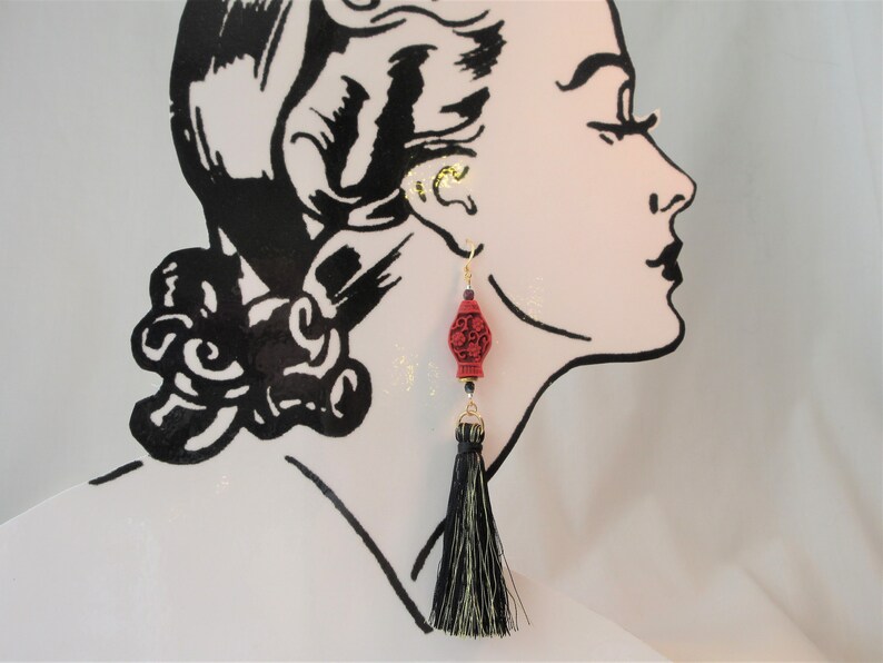 Oriental Asian jewelry vintage red cinnabar fringe earrings black /& gold tassels Ginger jar earrings Chinoiserie 5.25 shoulder dusters