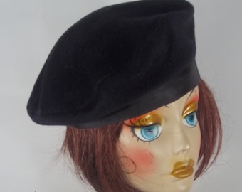 Wool beret, black, designer beret, fashion beret, vintage style beret, women beret, ladies beret, winter beret, fall beret, hat. S,M,L