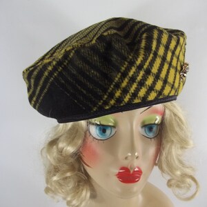 Wool beret, black, yellow, tartan plaid beret, bumble bee brooch, fashion, designer, beret, vintage, women beret, ladies beret, hat  S, M, L