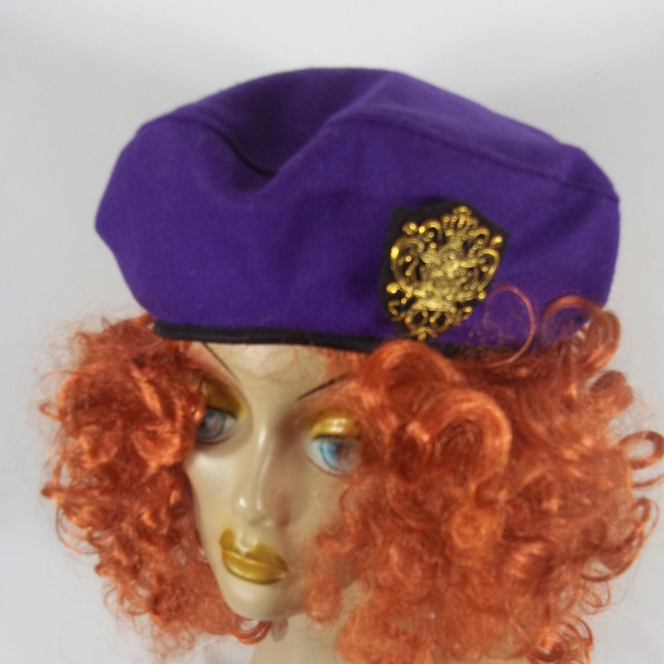 Wool, Purple, Beret, Hat, Gold Tone Royal Crest Brooch  display picture 3
