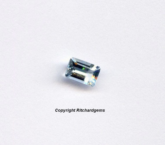 6 x 4 mm 半貴石エメラルド オクタゴンカット ルース ライト 6 x 4 mm 半貴石エメラルド オクタゴンカット ルース ライト