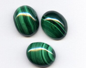 Natural 10x8mm Loose Oval  Malachite Cabochons for One