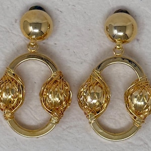 Vintage 1990s MASSIVE Vintage Gold-Ton glänzende Statement Ohrclips Ohrringe New Old Stock