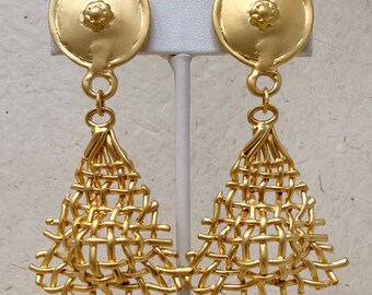 Vintage 1980s 1990s Matte Gold Abstract Dangle Clip-On Earrings
