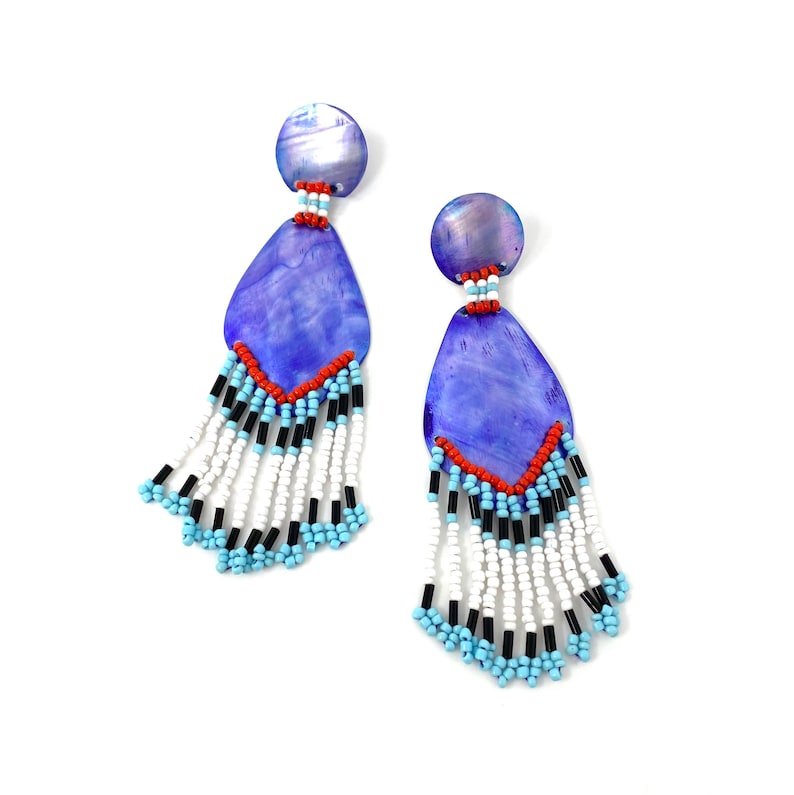 Purple /& Multicolor Bead Dangles 1980s Dangly Pierced Earrings Runway Jewelry Vintage Mother of Pearl Boho Statement Earrings