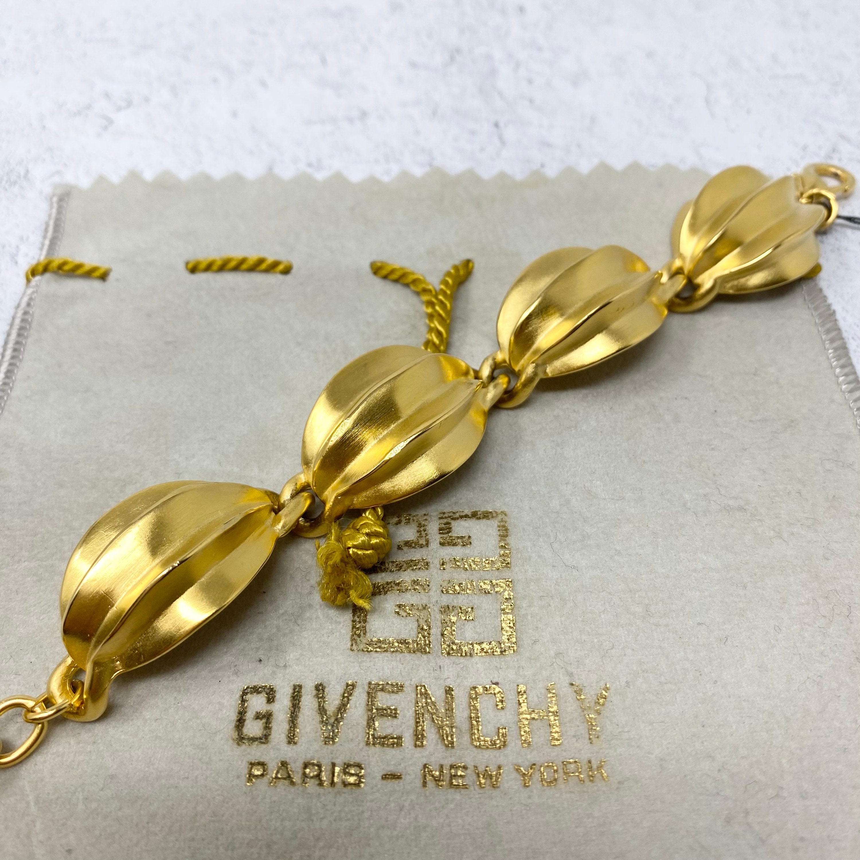 Givenchy vintage bracelet - Etsy 日本 Givenchy vintage bracelet - Etsy 日本