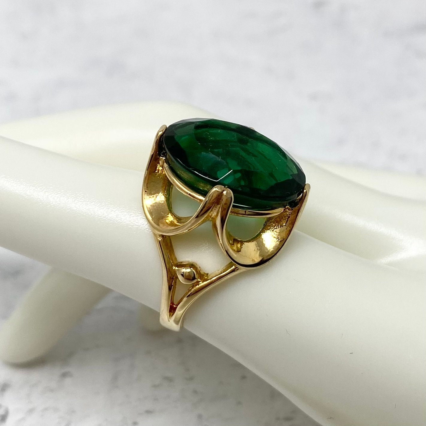 Gold ring in green stone sale