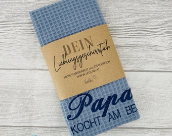 Tea towel with embroidery | Waffle fabric kitchen towel "Dad cooks best" | Individually embroidered cloth made of waffle lpique in blue