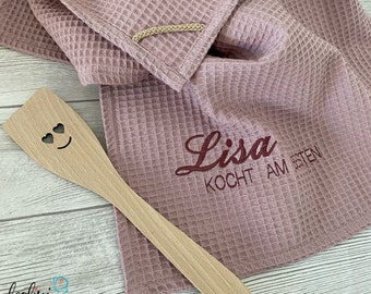 Personalized tea towel | Waffle fabric kitchen towel "Desired name cooks best" | Individually embroidered cloth made of waffle lpique in old pink