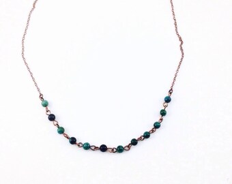 Necklace fine and short azurite pearls