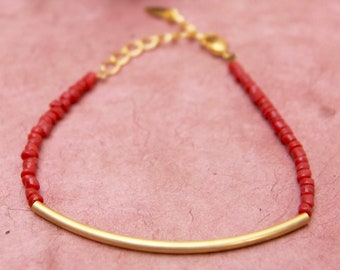 bracelet gilded with fine gold, small coral beads