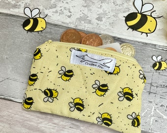 Bee coin purse, Bee pouch, zip coin purse, Bee gift idea, kids purse, birthday gift for teen, birthday gift for child, bee lover gift