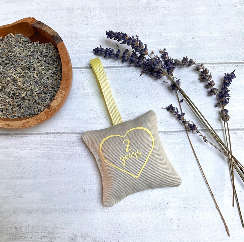 Bolsita de lavanda para aniversario de algodón: regalo personalizado para 2 años