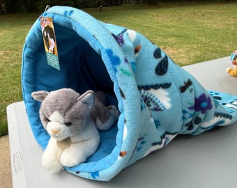 Folk Art Swans Cat Cuddly