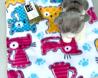 Bright Kitties on White Cat Napper