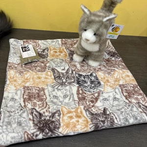 Kitties in Neutrals Cat Napper