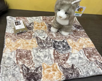 Kitties in Neutrals Cat Napper