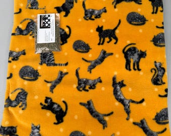 Cats in Shades of Grey on Gold Cat Napper