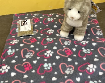 Paw prints and Hearts Cat Napper