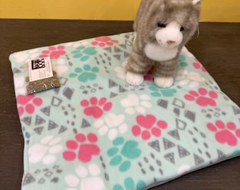 Paw Prints on Mint Cat Napper