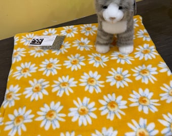 Daisy Print Fleece Cat Napper, Reversible, Fillable Pet Bed 18" Square