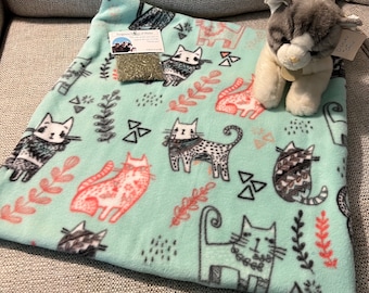 Aztec Kitties on Mint Cat Napper