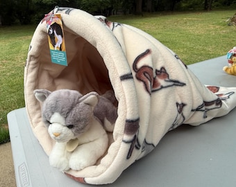 Cats on Beige Cat Cuddly
