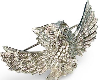 Crown Trifari Menagerie Owl-broche zilverkleurig