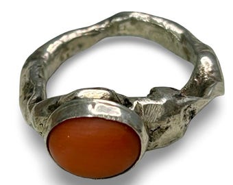 Anillo brutalista llamativo de plata de ley con cornalina