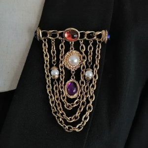 Safety Pin Brooch With Small Chains and Pearls 