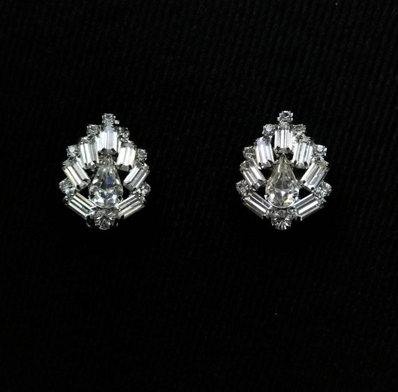 Vintage Weiss Jewelry Set Brooch Earrings Designe… - image 3