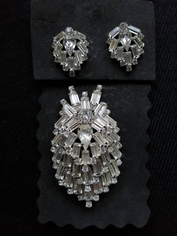 Vintage Weiss Jewelry Set Brooch Earrings Designe… - image 2