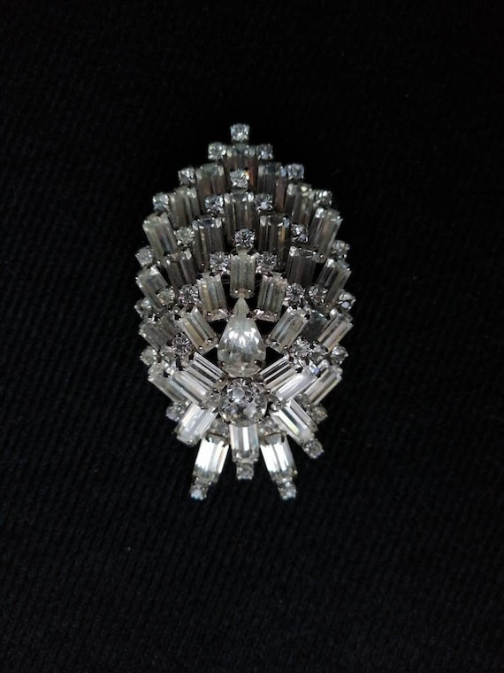 Vintage Weiss Jewelry Set Brooch Earrings Designe… - image 1