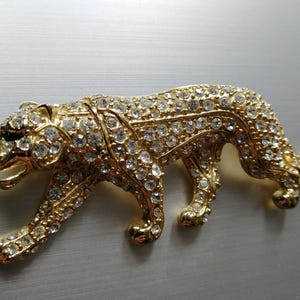 VINTAGE JAGUAR LEOPARD Rhinestone Brooch Gold Tone 3.5"