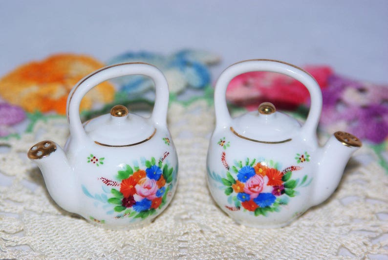Tea Pot Salt and Pepper Shakers