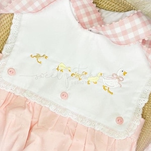 Motif de broderie bébés canards et maman finition satinée 3 po, 4 po, 5 po, 6 po de large