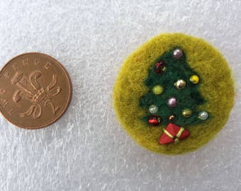 Christmas Tree Felted Brooch Merino Wool, Hand Embroidered 35mm