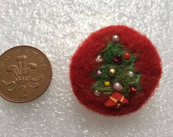 Christmas Tree Felted Brooch Merino Wool, Hand Embroidered 35mm