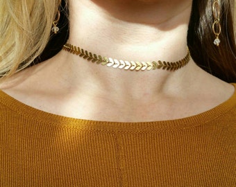 Chevron choker in bright brass, bright silver or rose gold