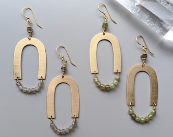 Brass arch geometric dangle earrings with labradorite or green garnet - EBL009