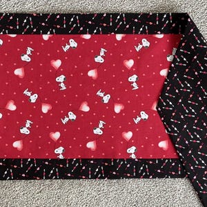 Snoopy Valentine Table Runner, Heart Balloons, Cupid's Arrow