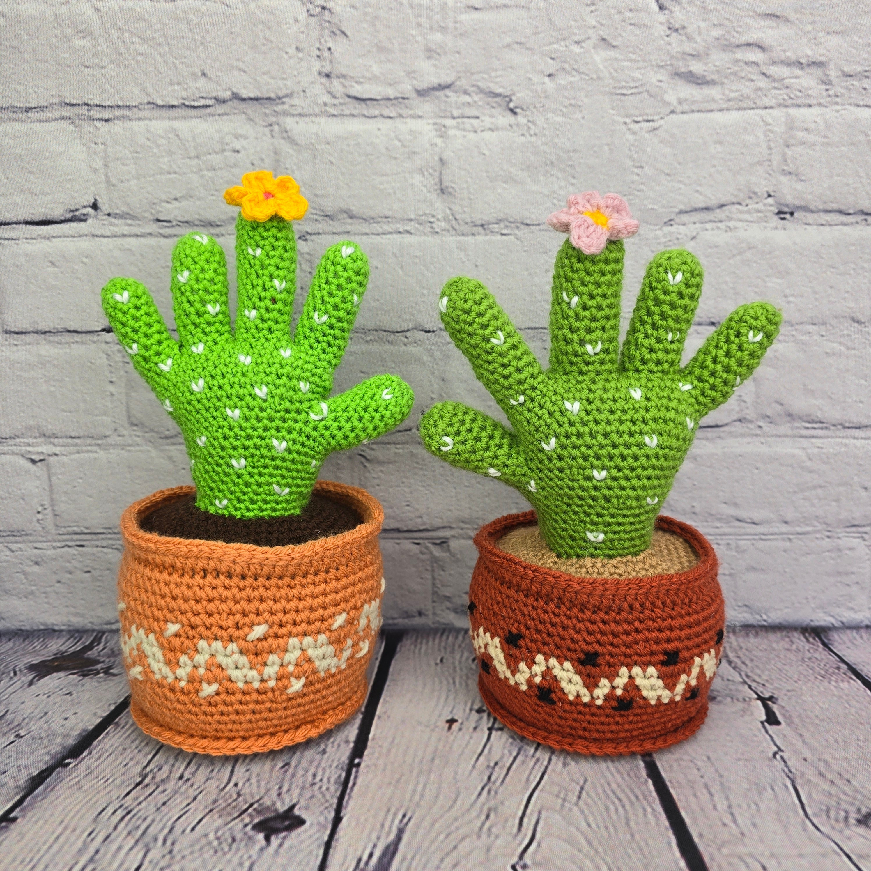 Bendable Cactus Hand Decor – Poseable Crochet Hand, Unique Pin