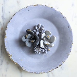 Toned Concrete Accessory Dish