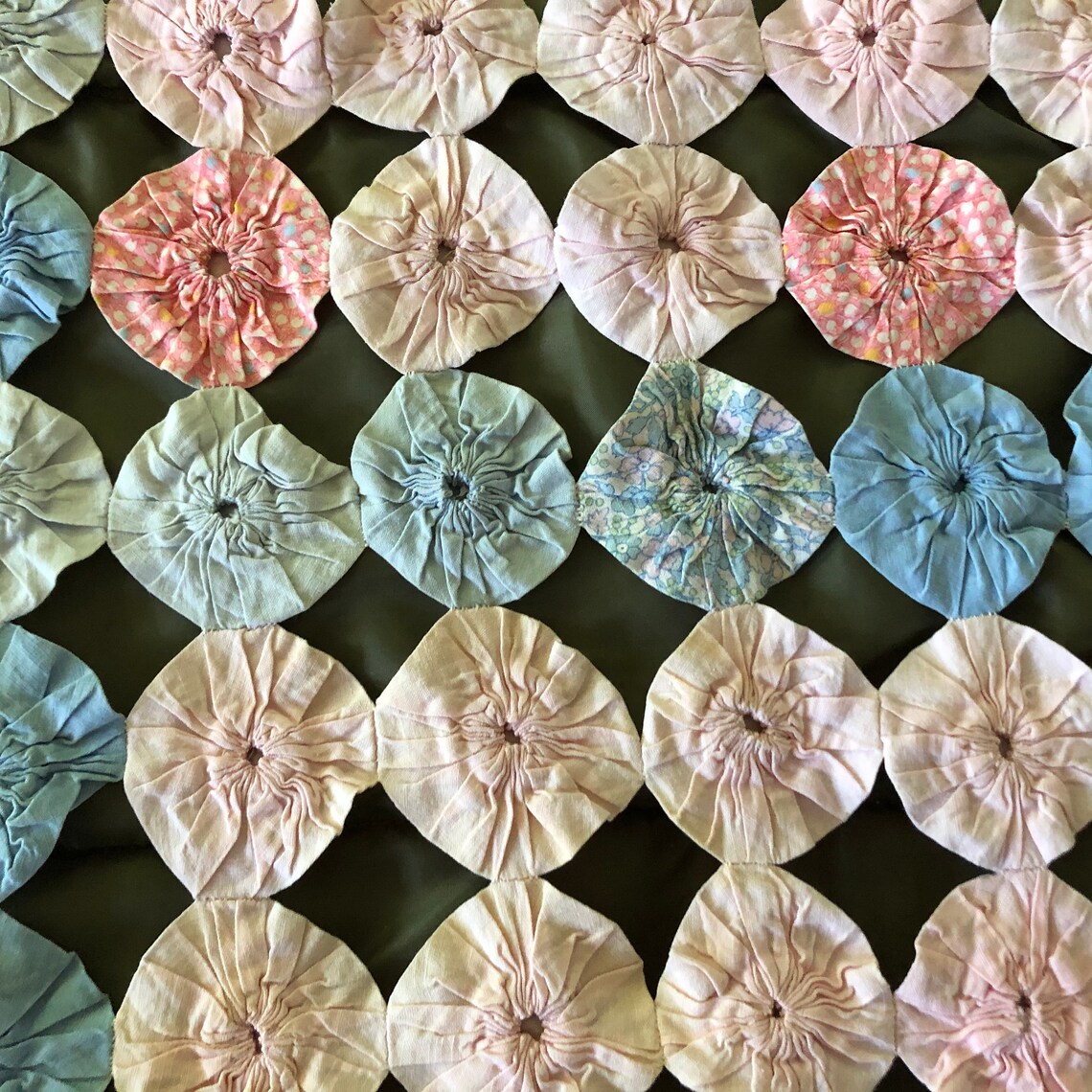 1930's YoYo Quilt Large Bedspread Cottage Country Handmade Etsy