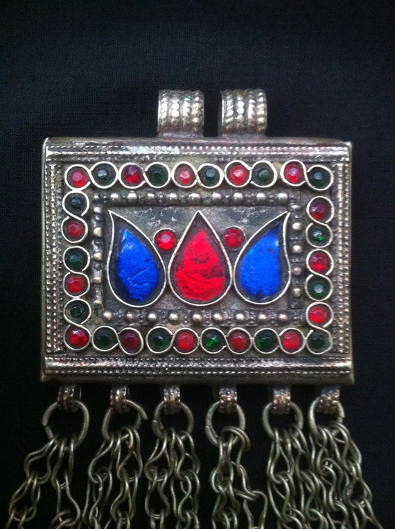 Kuchi pendant deals